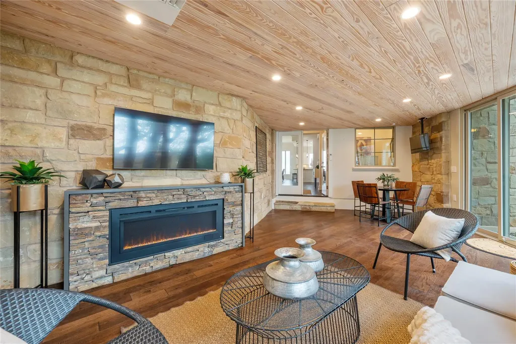 5500 Mesquite Crown View Austin TX 78738