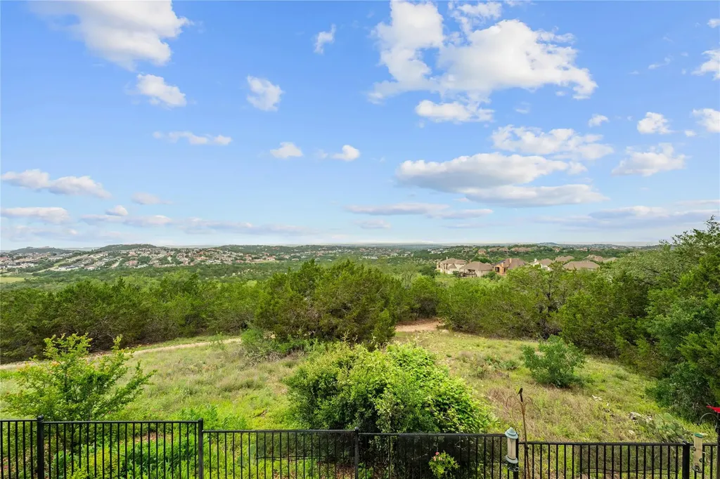 5500 Mesquite Crown View Austin TX 78738