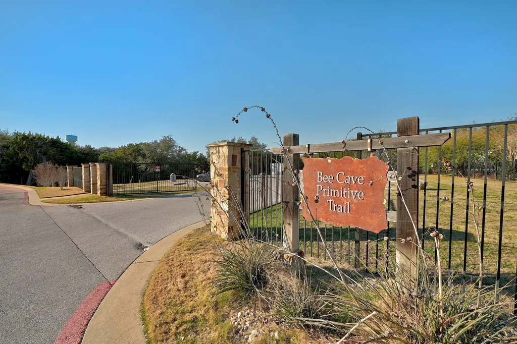 5500 Mesquite Crown View Austin TX 78738