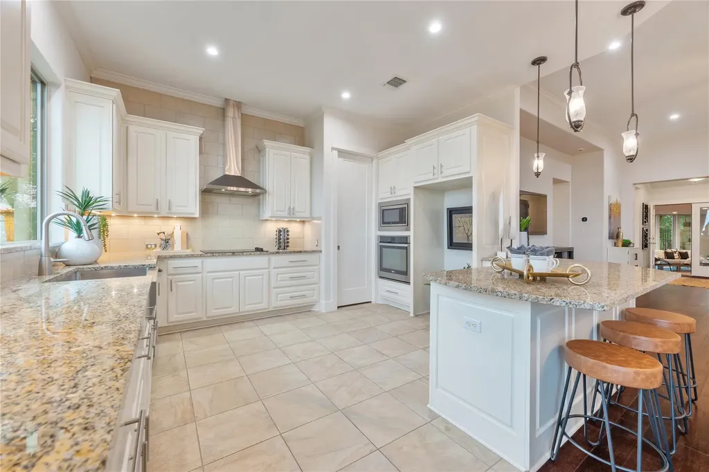 5500 Mesquite Crown View Austin TX 78738