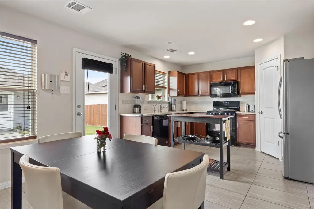 369 S Brook Drive Leander TX 78641