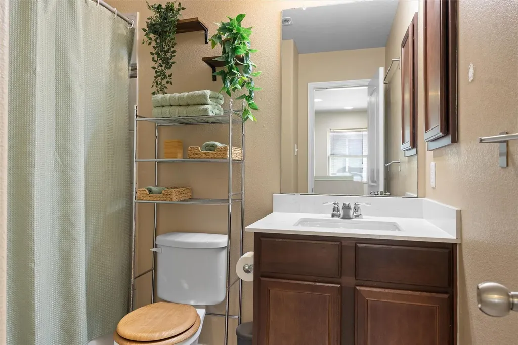 369 S Brook Drive Leander TX 78641