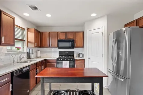 369 S Brook Drive Leander TX 78641