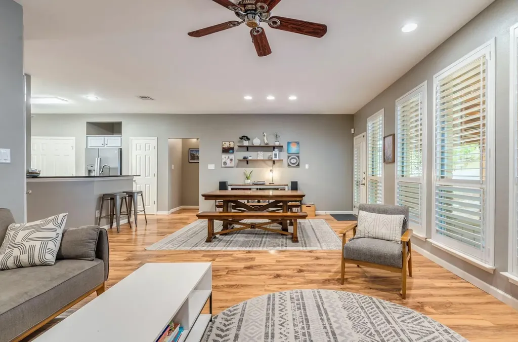 809 Hilltop Drive Leander TX 78641