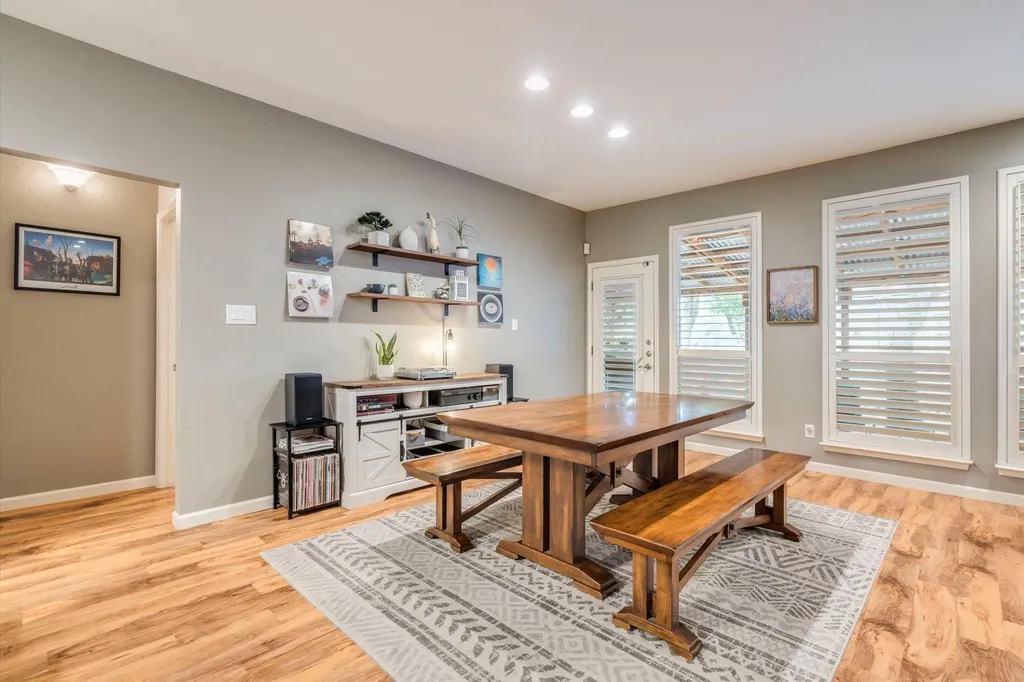 809 Hilltop Drive Leander TX 78641