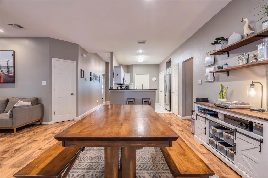 809 Hilltop Drive Leander TX 78641
