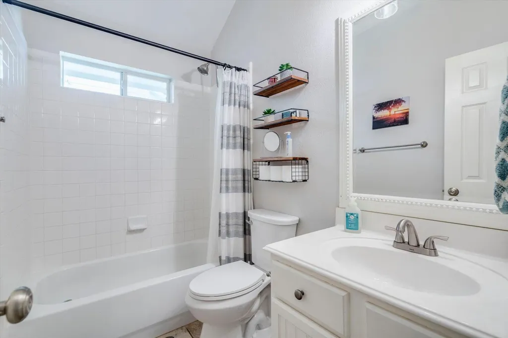 809 Hilltop Drive Leander TX 78641