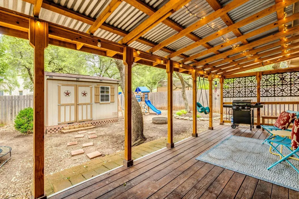 809 Hilltop Drive Leander TX 78641