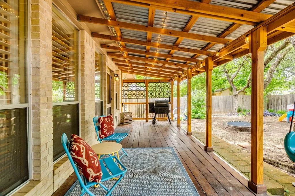 809 Hilltop Drive Leander TX 78641