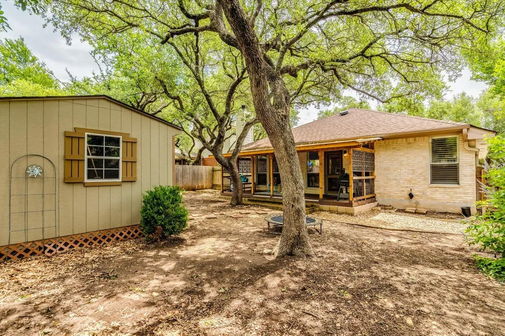 809 Hilltop Drive Leander TX 78641