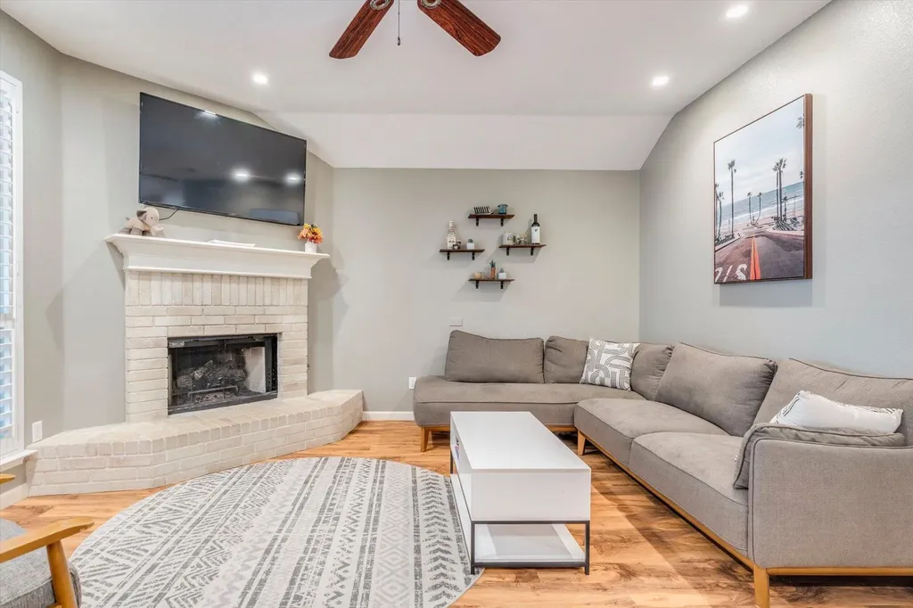 809 Hilltop Drive Leander TX 78641