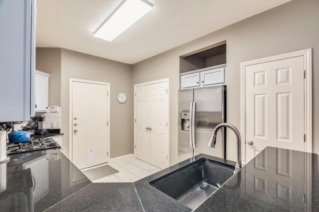 809 Hilltop Drive Leander TX 78641
