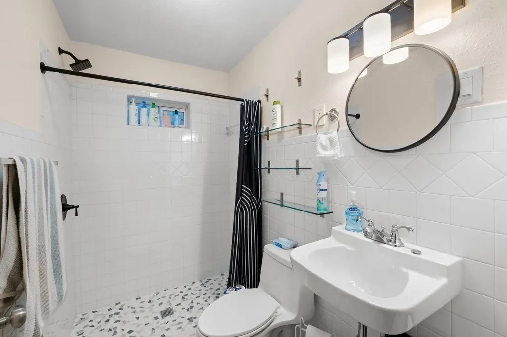 907 E 53rd Street Austin TX 78751