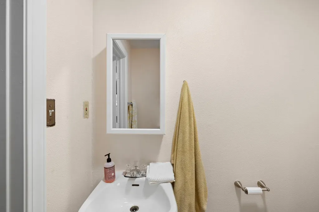 907 E 53rd Street Austin TX 78751