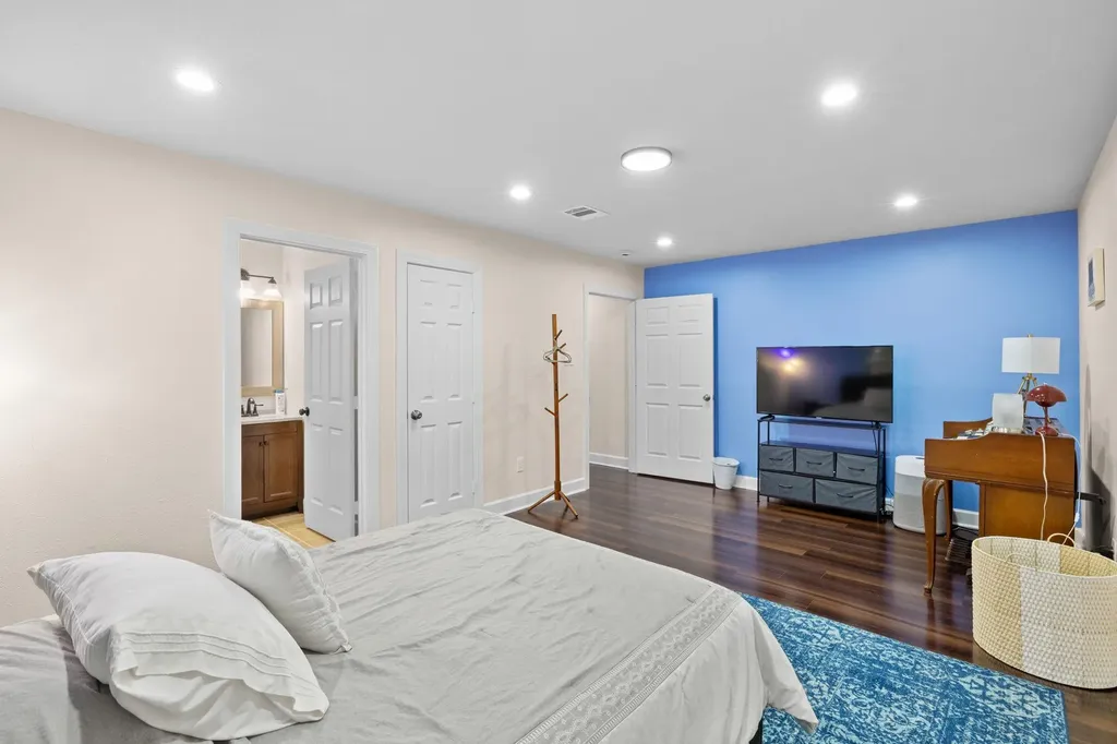 907 E 53rd Street Austin TX 78751