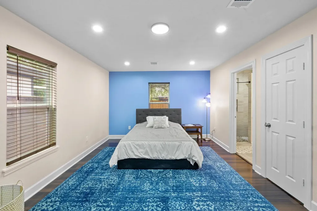 907 E 53rd Street Austin TX 78751