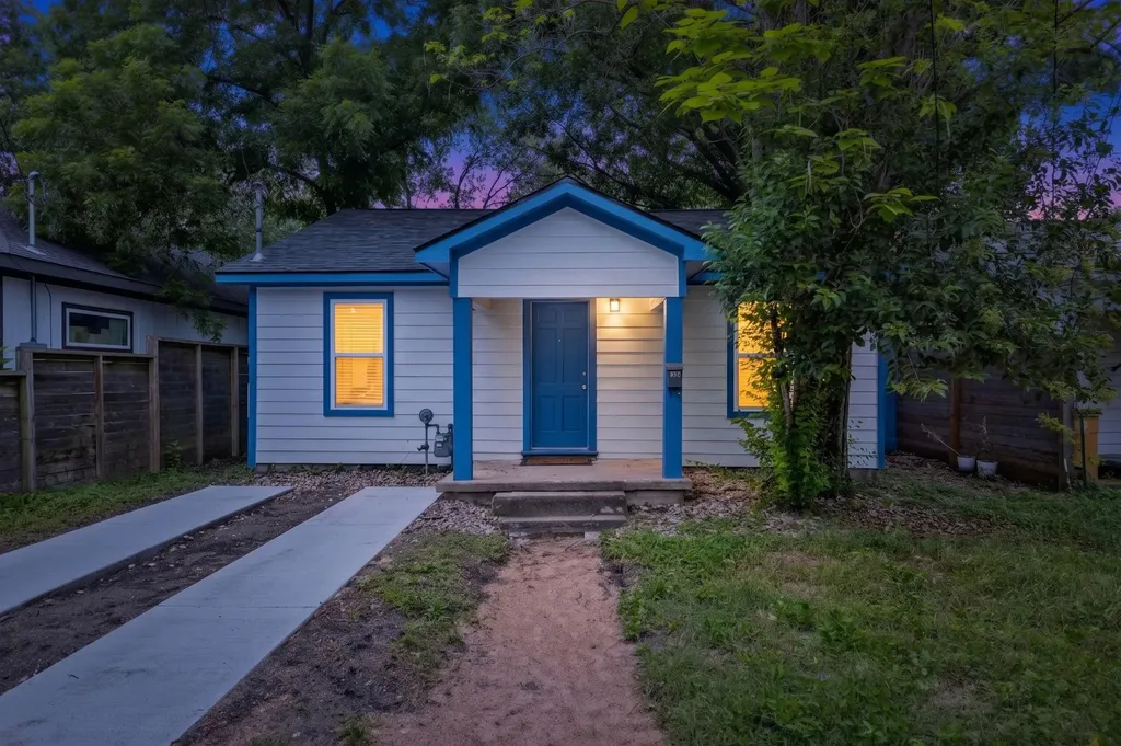 907 E 53rd Street Austin TX 78751