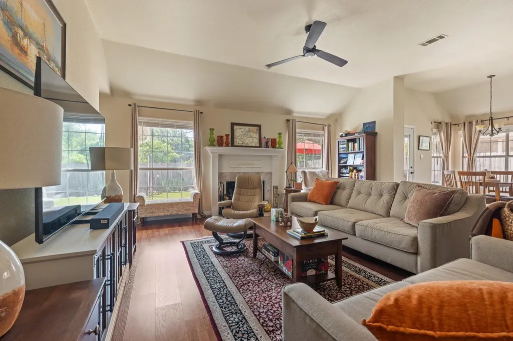 2305 Raintree Path Round Rock TX 78664