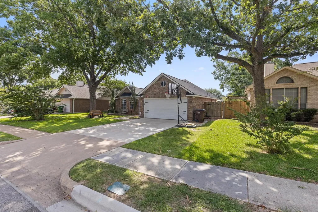 2305 Raintree Path Round Rock TX 78664