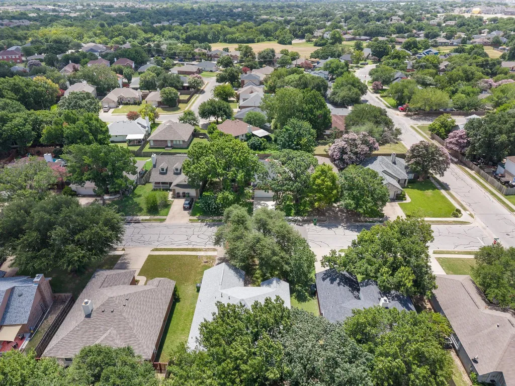 2305 Raintree Path Round Rock TX 78664