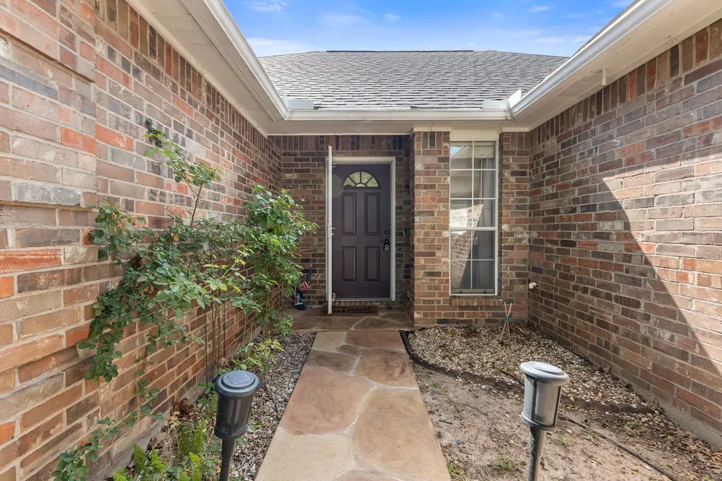 2305 Raintree Path Round Rock TX 78664