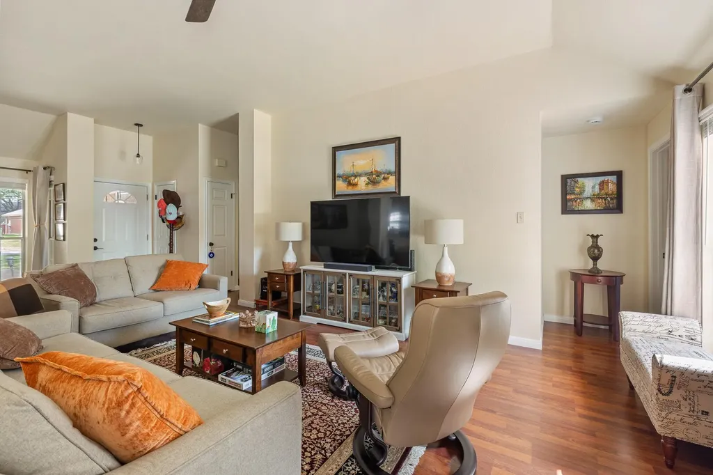 2305 Raintree Path Round Rock TX 78664