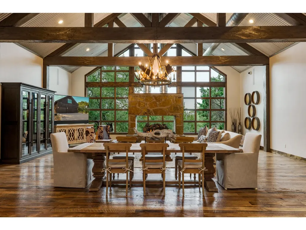 19604 Flying J Boulevard Spicewood TX 78669