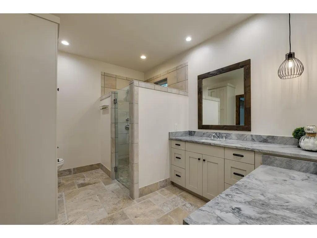 19604 Flying J Boulevard Spicewood TX 78669