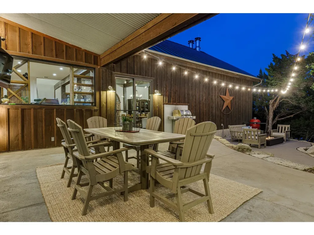 19604 Flying J Boulevard Spicewood TX 78669