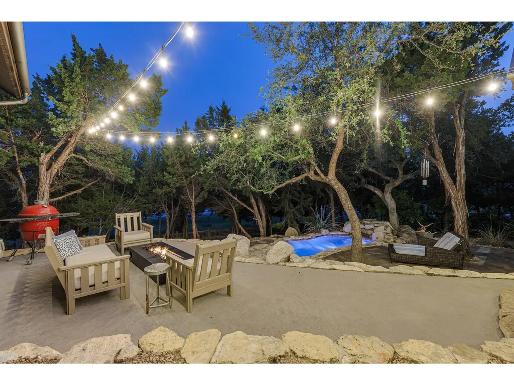 19604 Flying J Boulevard Spicewood TX 78669
