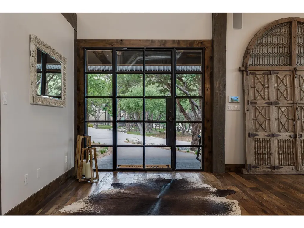 19604 Flying J Boulevard Spicewood TX 78669