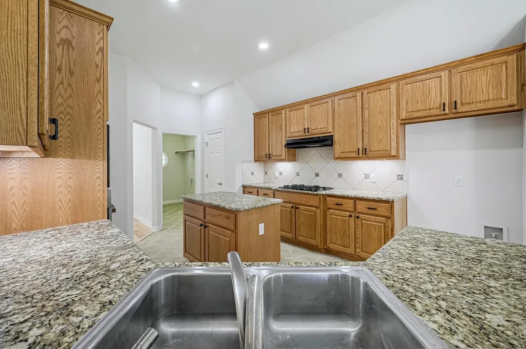 501 Flamingo Boulevard Lakeway TX 78734