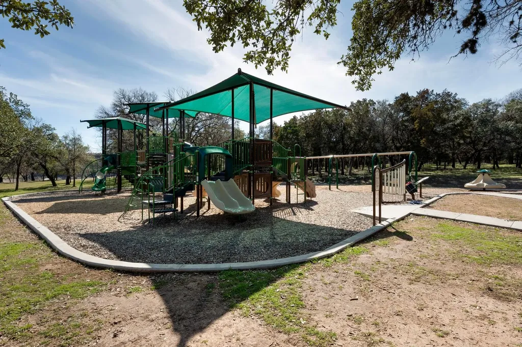 501 Flamingo Boulevard Lakeway TX 78734