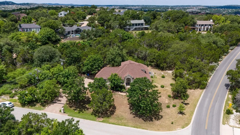 501 Flamingo Boulevard Lakeway TX 78734