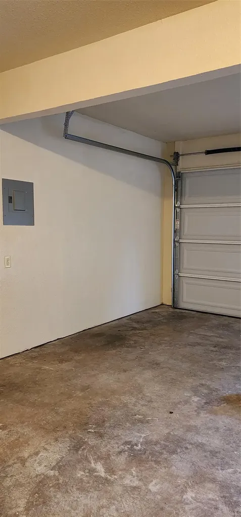 9205 Happy Trail Austin TX 78754