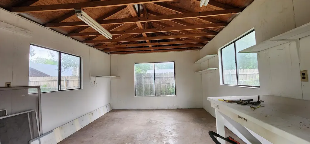 9205 Happy Trail Austin TX 78754
