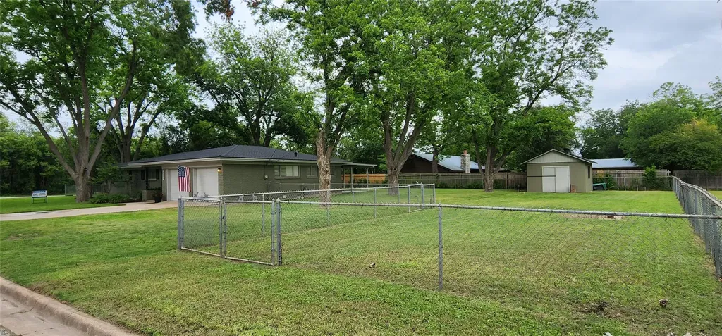 9205 Happy Trail Austin TX 78754