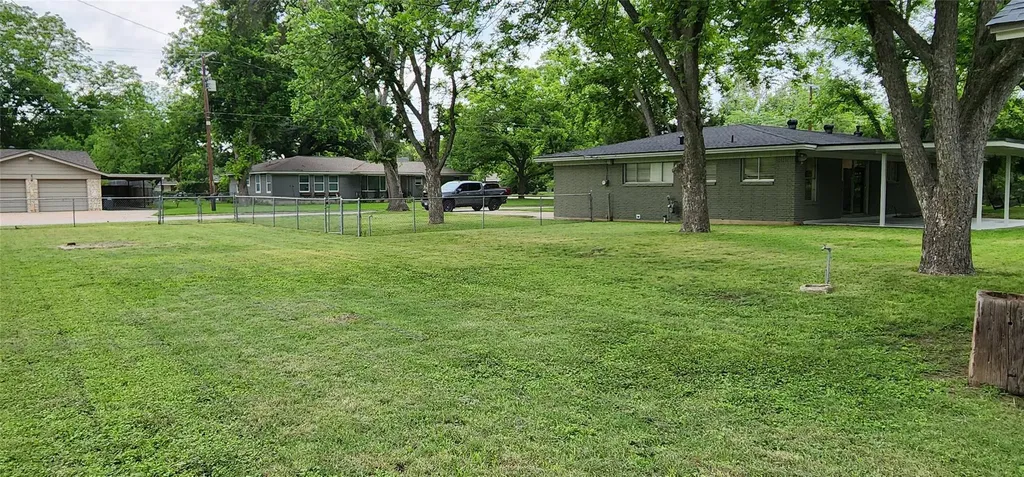 9205 Happy Trail Austin TX 78754