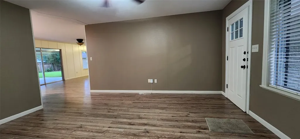9205 Happy Trail Austin TX 78754