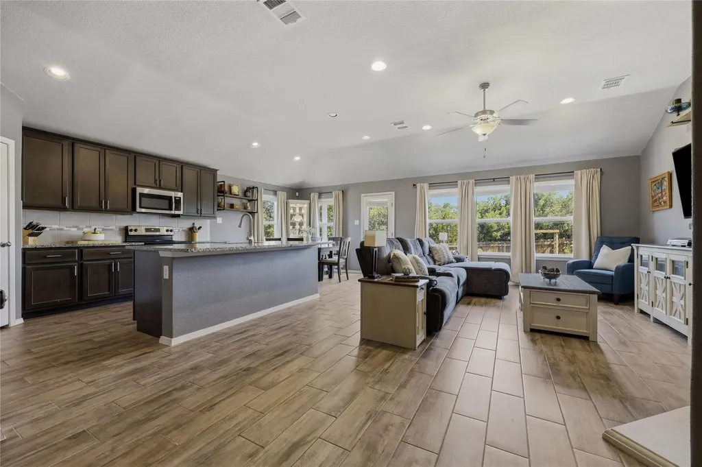 21103 Winslow Cove Lago Vista TX 78645