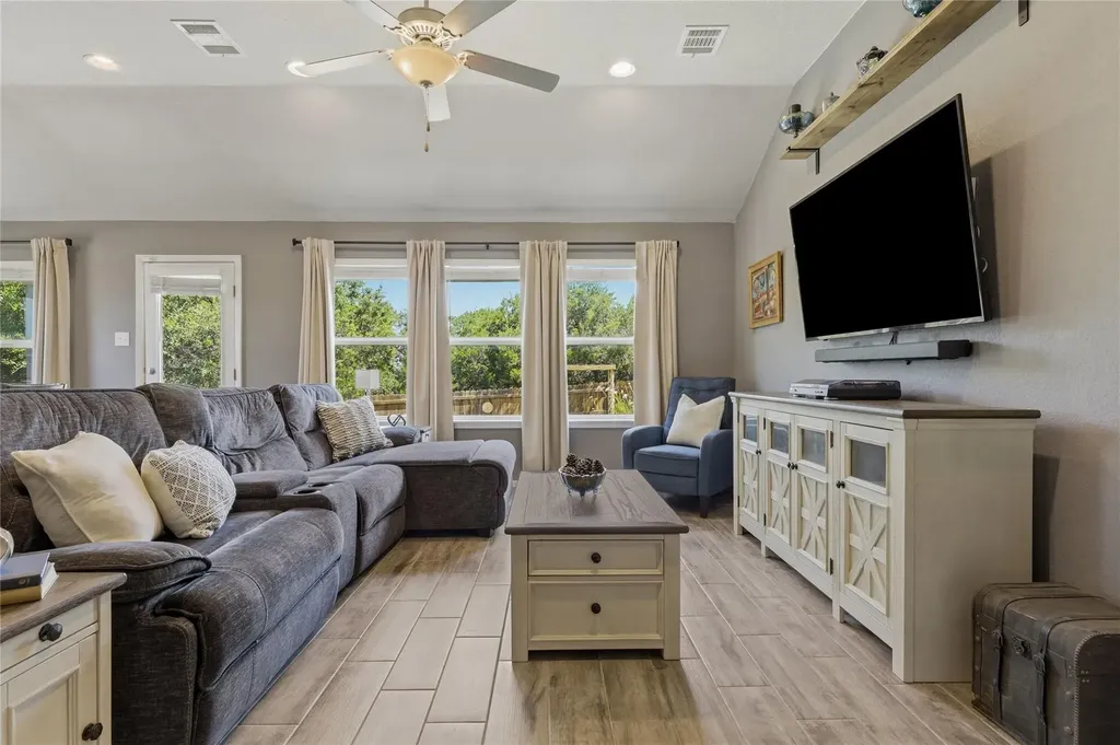 21103 Winslow Cove Lago Vista TX 78645