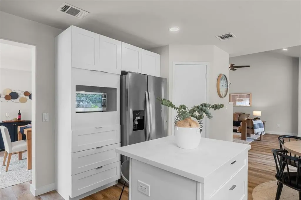 6437 Old Harbor Lane Austin TX 78739
