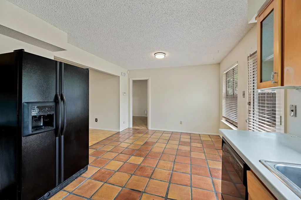 8022 Scotland Yard Austin TX 78759