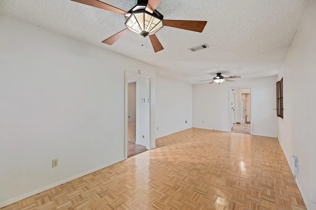 8022 Scotland Yard Austin TX 78759