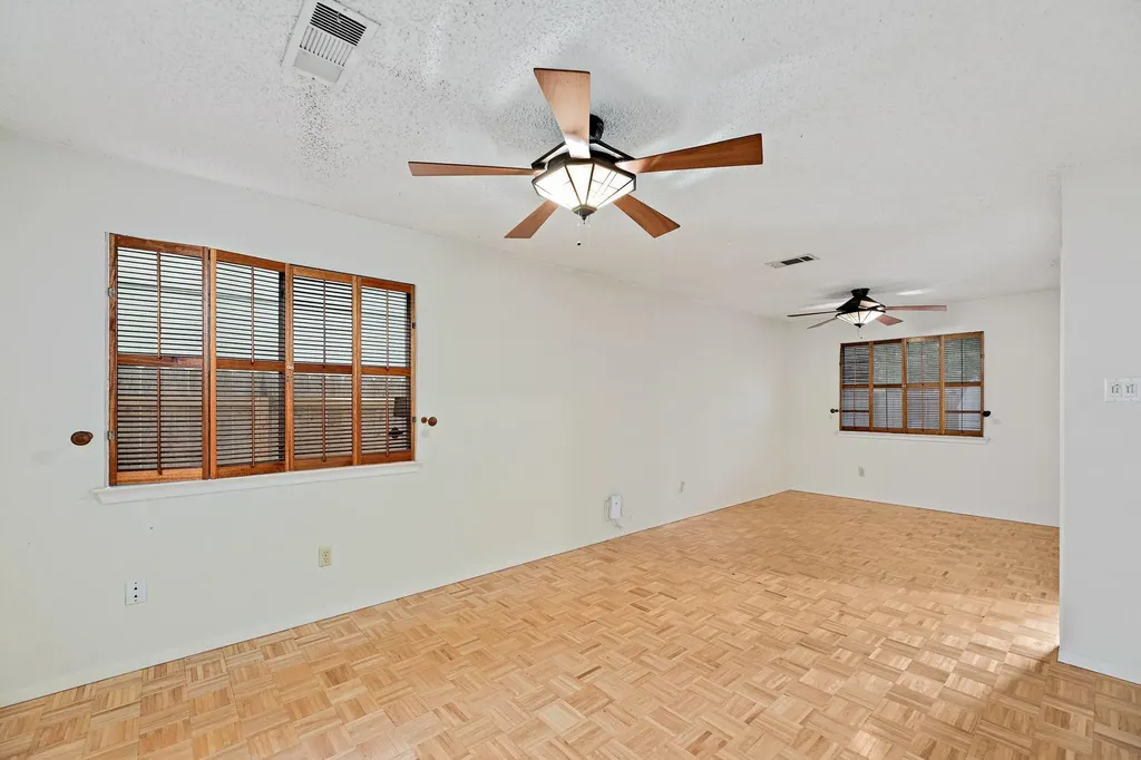 8022 Scotland Yard Austin TX 78759