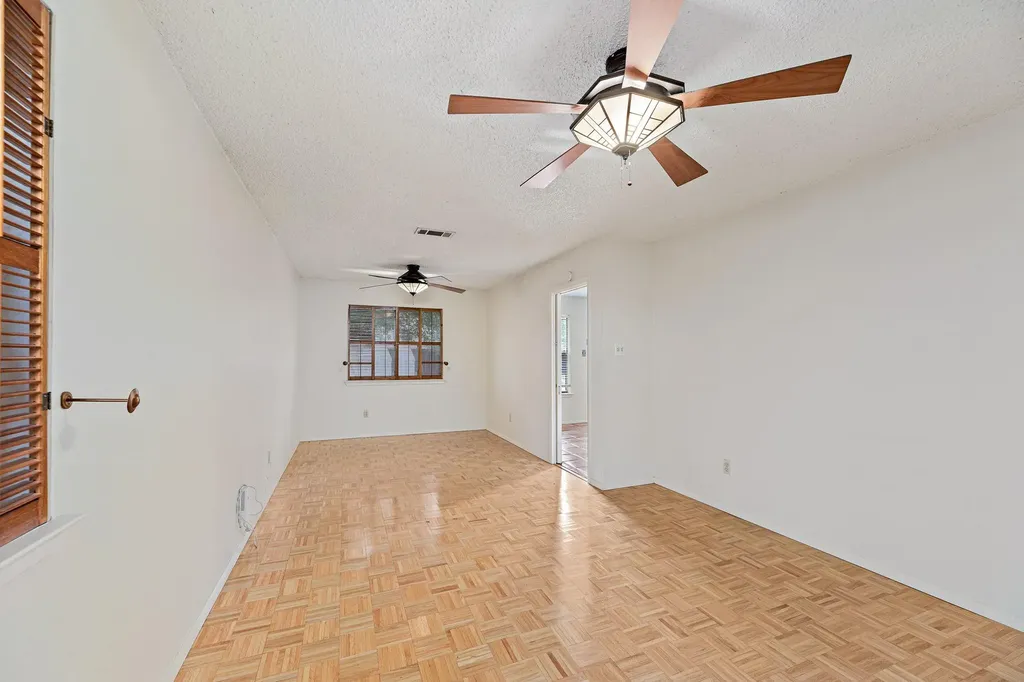 8022 Scotland Yard Austin TX 78759