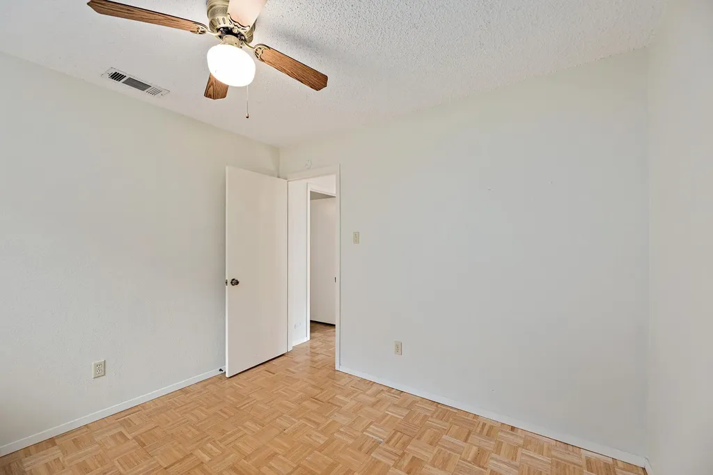 8022 Scotland Yard Austin TX 78759
