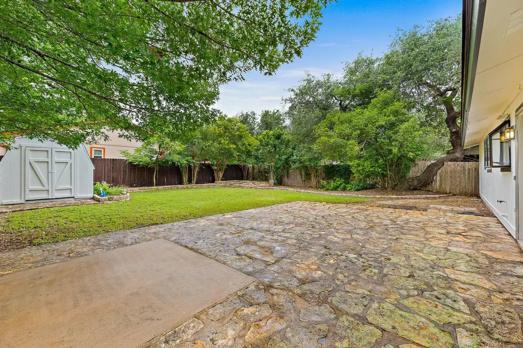 8022 Scotland Yard Austin TX 78759