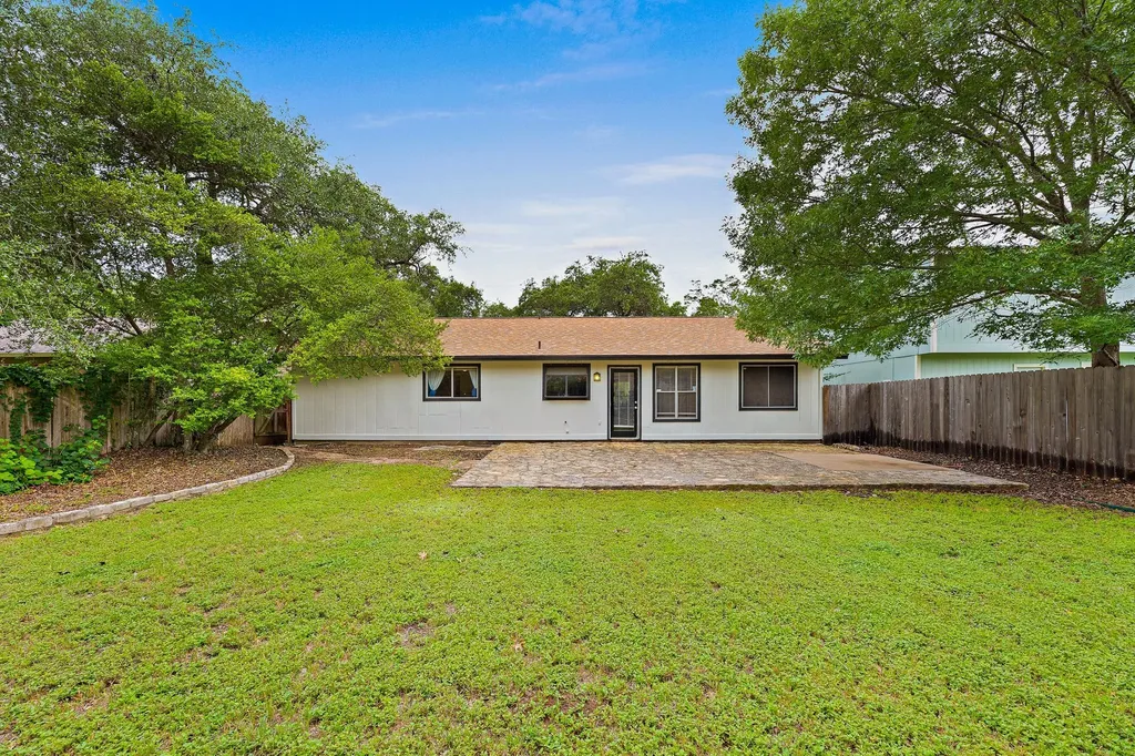 8022 Scotland Yard Austin TX 78759