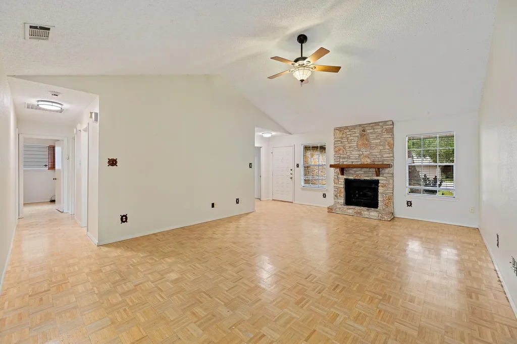 8022 Scotland Yard Austin TX 78759